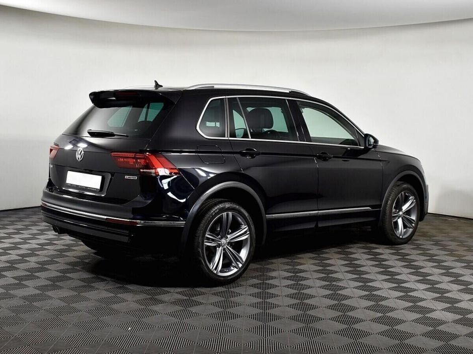 Volkswagen Tiguan, 2.0 л, Робот, 2019 фото 4
