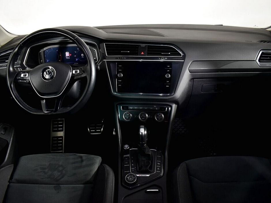 Volkswagen Tiguan, 2.0 л, Робот, 2019 фото 8