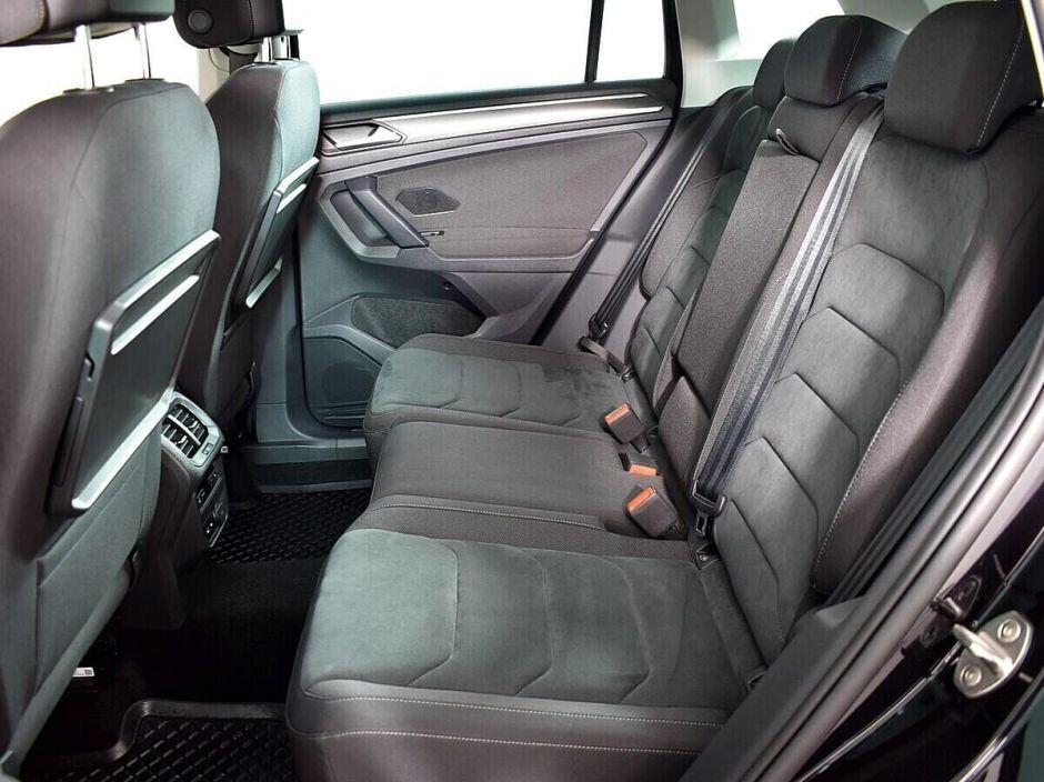 Volkswagen Tiguan, 2.0 л, Робот, 2019 фото 2
