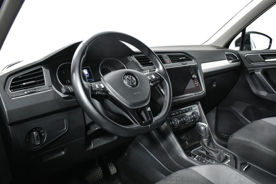 Volkswagen Tiguan, 2.0 л, Робот, 2018 фото 7