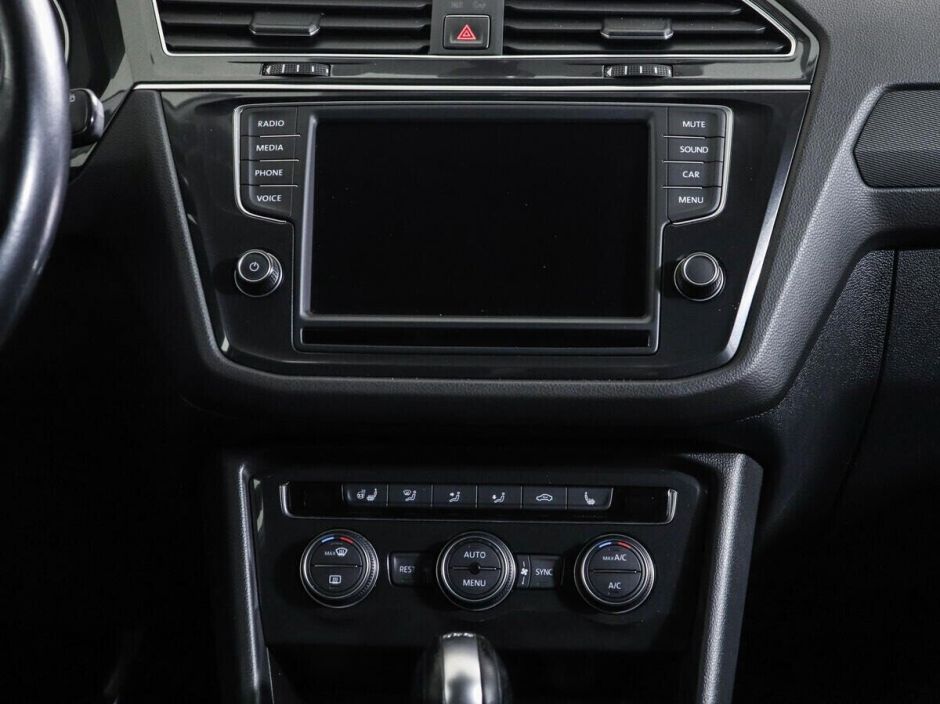 Volkswagen Tiguan, 2.0 л, Робот, 2018 фото 8