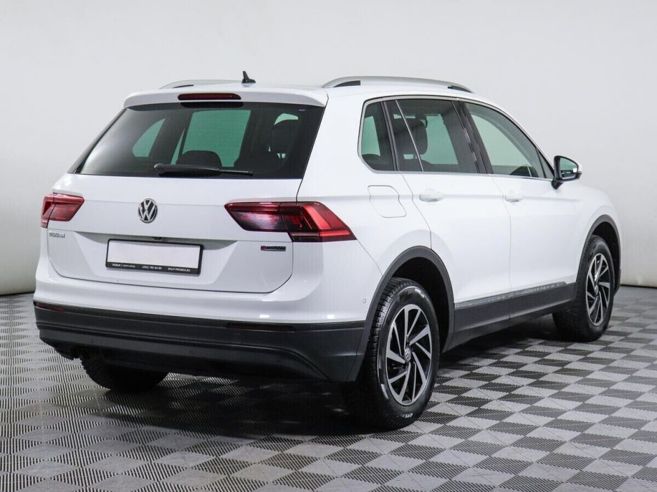 Volkswagen Tiguan, 2.0 л, Робот, 2016 фото 4