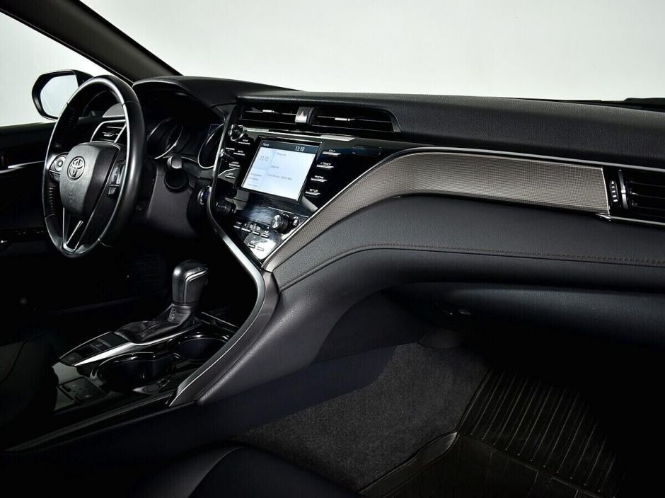 Toyota Camry, 2.0 л, АТ, 2019 фото 2