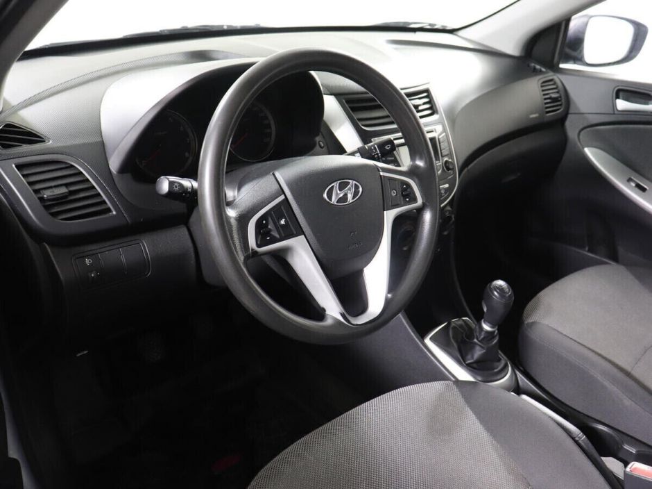 Hyundai Solaris, 1.4 л, МТ, 2012 фото 2