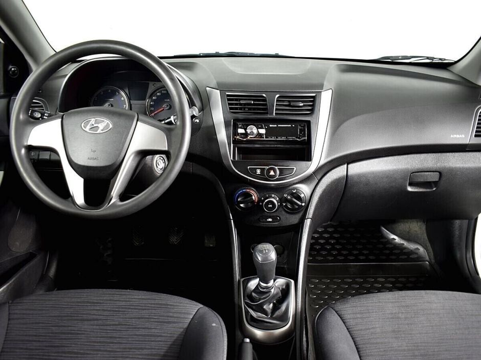 Hyundai Solaris, 1.4 л, МТ, 2016 фото 15