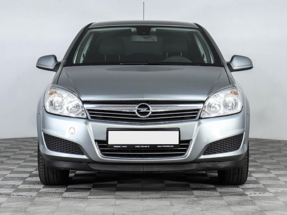 Opel Astra, 1.8 л, МТ, 2012 фото 4