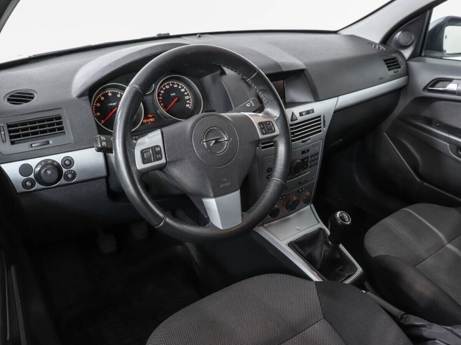 Opel Astra, 1.8 л, МТ, 2012 фото 11