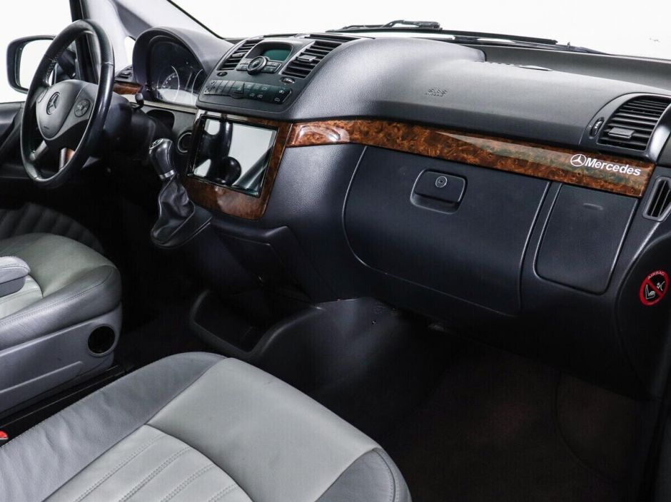 Mercedes-Benz Viano, 3.5 л, АТ, 2010 фото 2