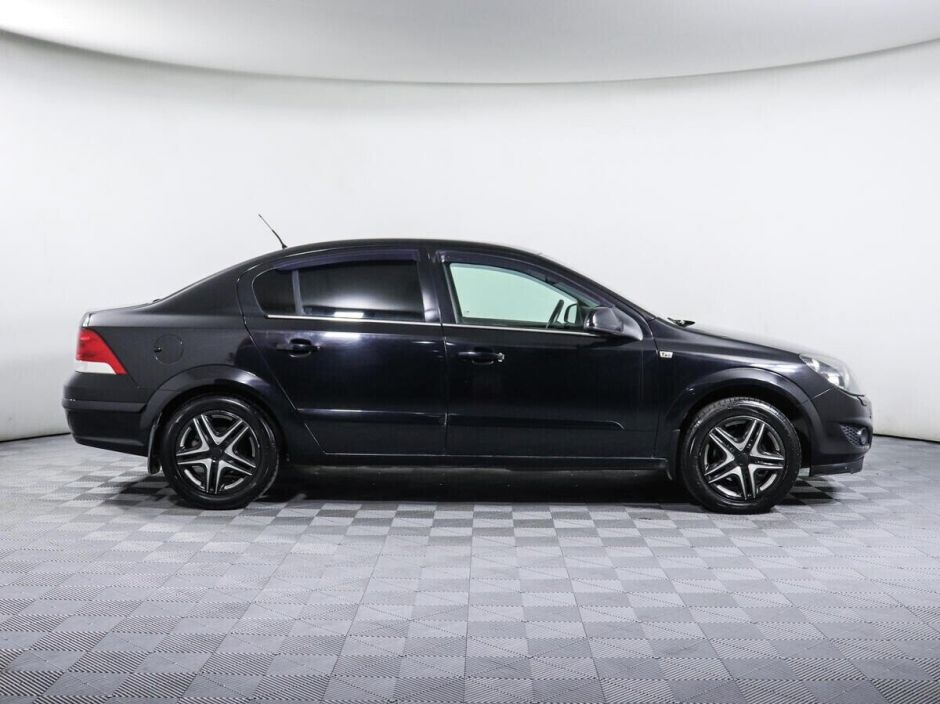 Opel Astra, 1.8 л, АТ, 2011 фото 6