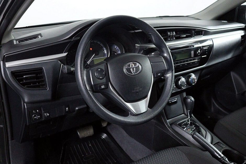 Toyota Corolla, 1.6 л, Вариатор, 2014 фото 17