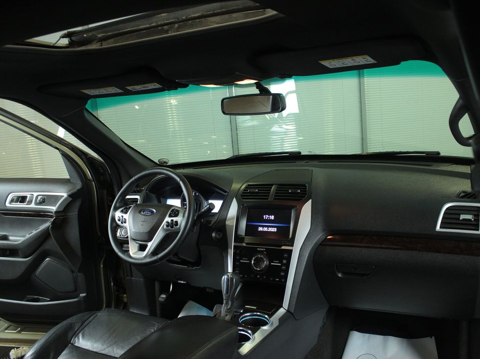 Ford Explorer, 3.5 л, АТ, 2012 фото 10