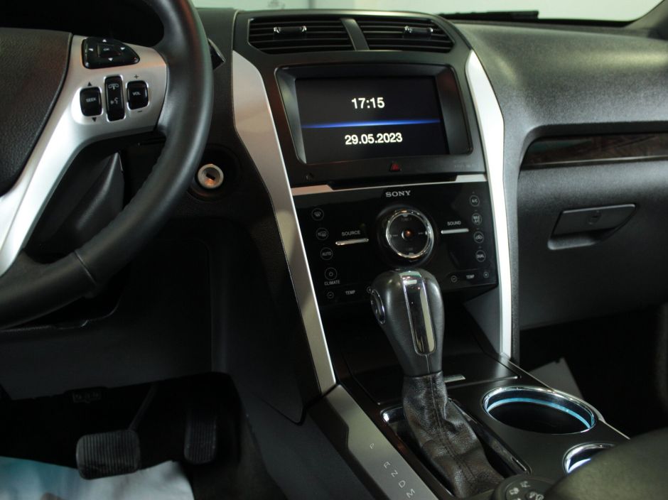 Ford Explorer, 3.5 л, АТ, 2012 фото 12