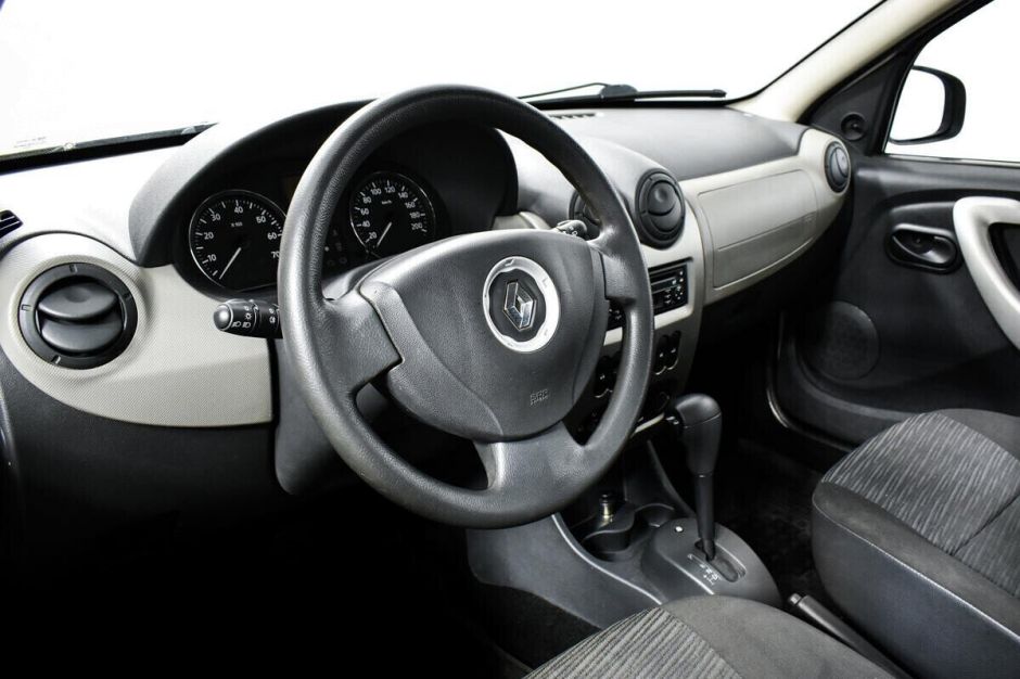 Renault Sandero, 1.6 л, АТ, 2011 фото 1