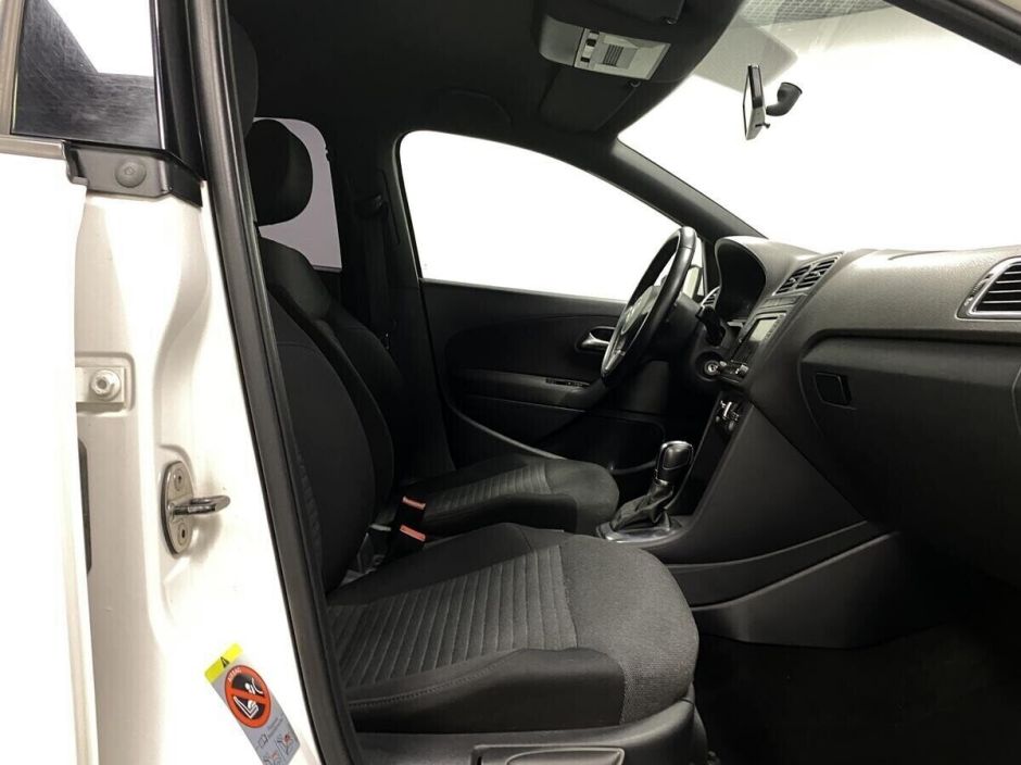 Volkswagen Polo, 1.4 л, Робот, 2012 фото 14