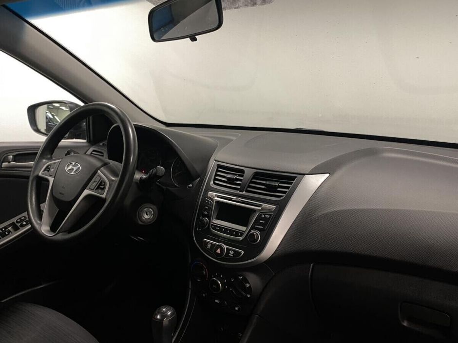Hyundai Solaris, 1.4 л, МТ, 2015 фото 13