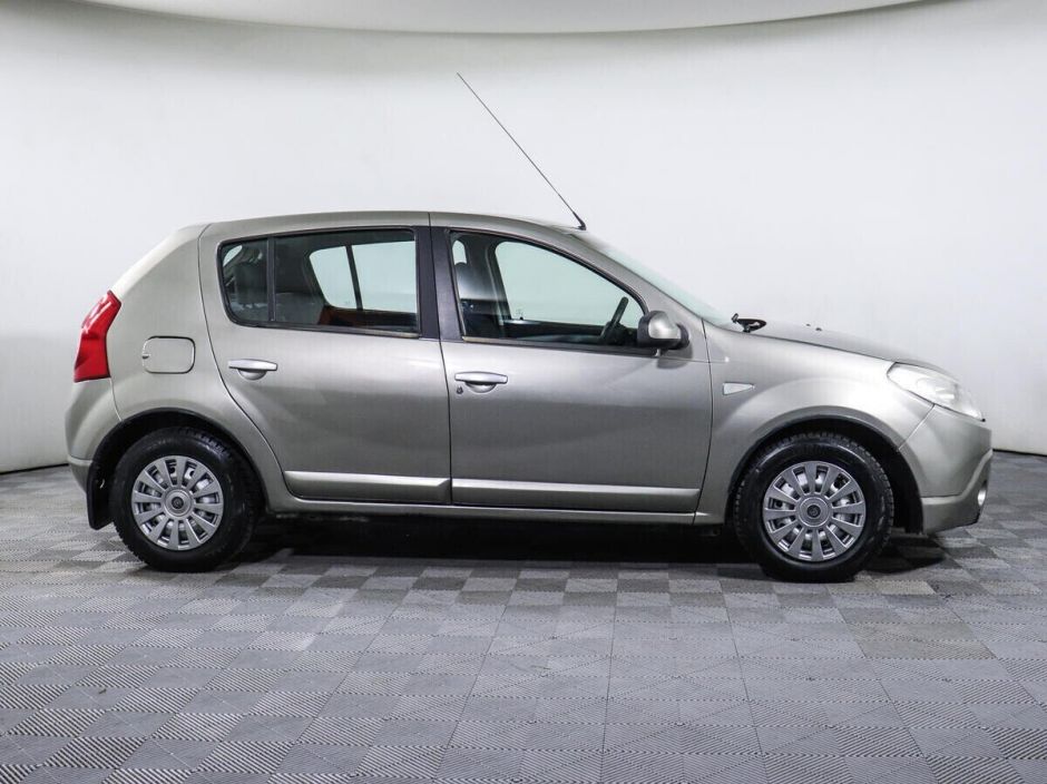 Renault Sandero, 1.6 л, АТ, 2011 фото 6