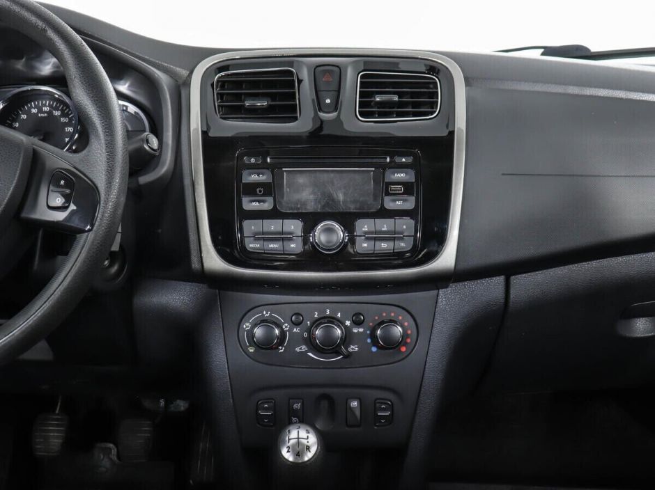 Renault Logan, 1.6 л, МТ, 2015 фото 14