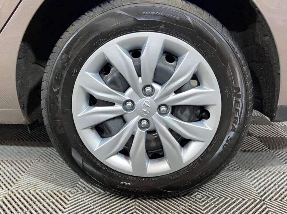 Hyundai Solaris, 1.6 л, АТ, 2022 фото 1