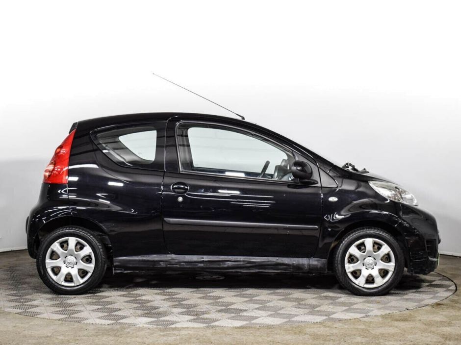 Peugeot 107, 1.0 л, Робот, 2011 фото 6