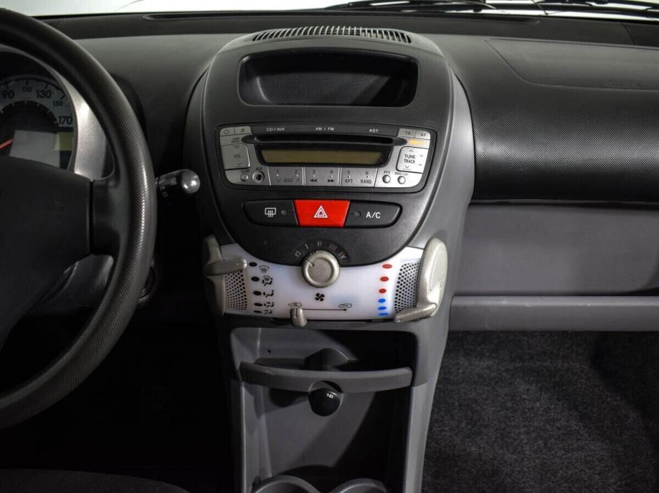 Peugeot 107, 1.0 л, Робот, 2011 фото 2