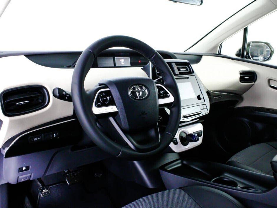 Toyota Prius, 1.8 л, АТ, 2016 фото 7