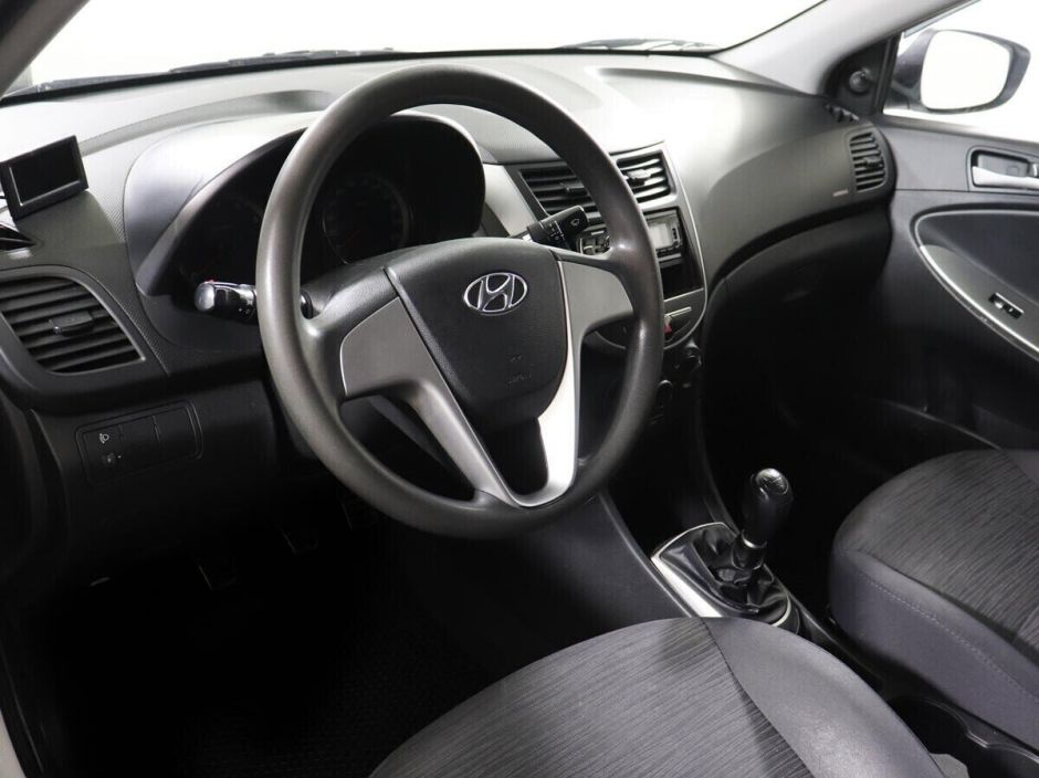 Hyundai Solaris, 1.4 л, МТ, 2016 фото 2