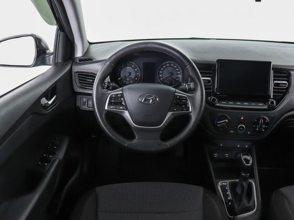 Hyundai Solaris, 1.6 л, АТ, 2020 фото 2