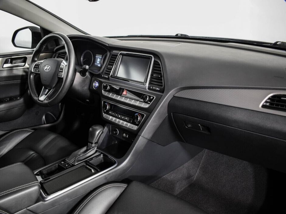 Hyundai Sonata, 2.0 л, АТ, 2019 фото 8