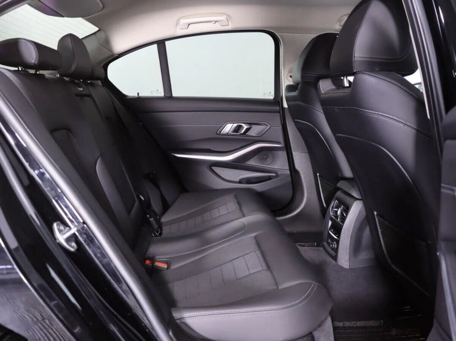 BMW 3 серии, 2.0 л, АТ, 2019 фото 1