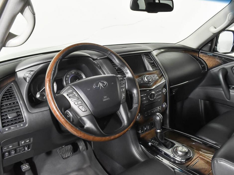 Infiniti QX56, 5.6 л, АТ, 2011 фото 7
