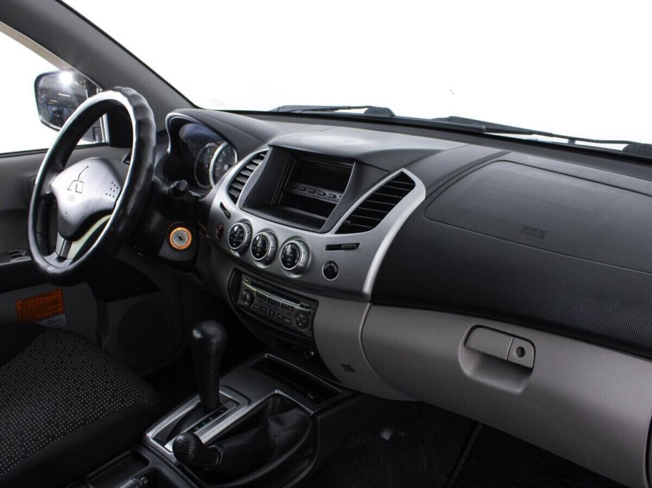 Mitsubishi L200, 2.5 л, АТ, 2012 фото 2