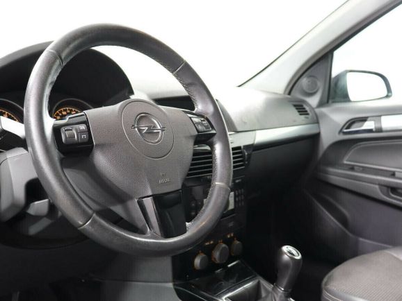 Opel Astra, 1.8 л, МТ, 2010 фото 7