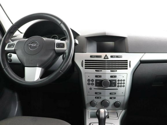 Opel Astra, 1.6 л, Робот, 2012 фото 8