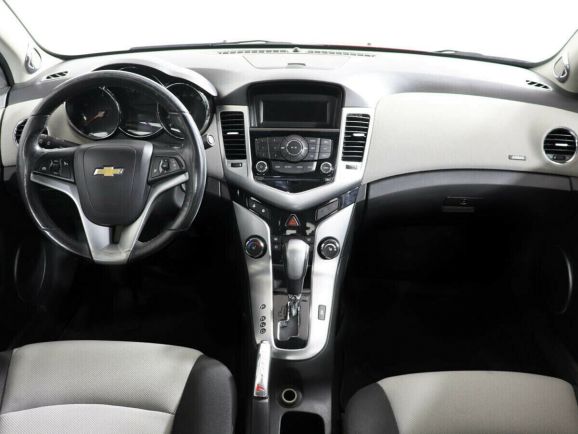 Chevrolet Cruze, 1.8 л, АТ, 2011 фото 2