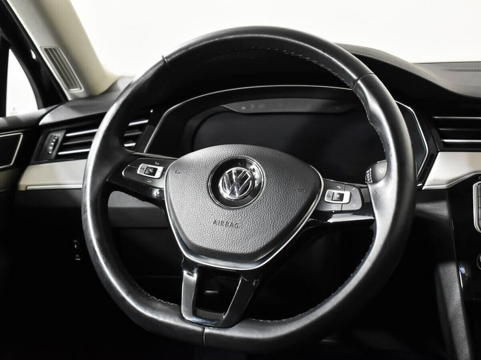 Volkswagen Passat, 1.8 л, Робот, 2018 фото 8