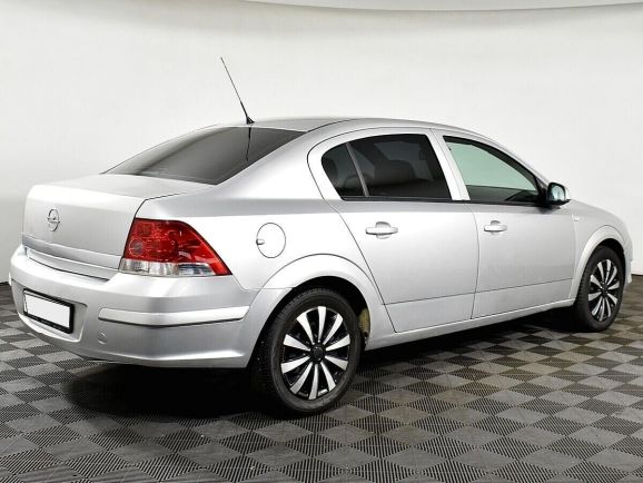 Opel Astra, 1.8 л, АТ, 2010 фото 7