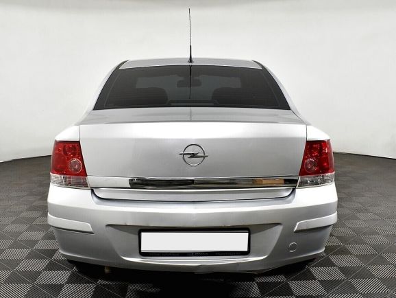 Opel Astra, 1.8 л, АТ, 2010 фото 8
