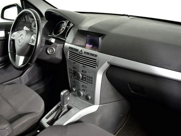 Opel Astra, 1.8 л, АТ, 2010 фото 13