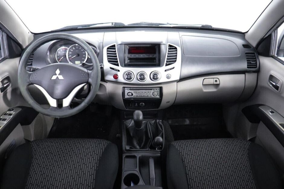 Mitsubishi L200, 2.5 л, МТ, 2012 фото 8