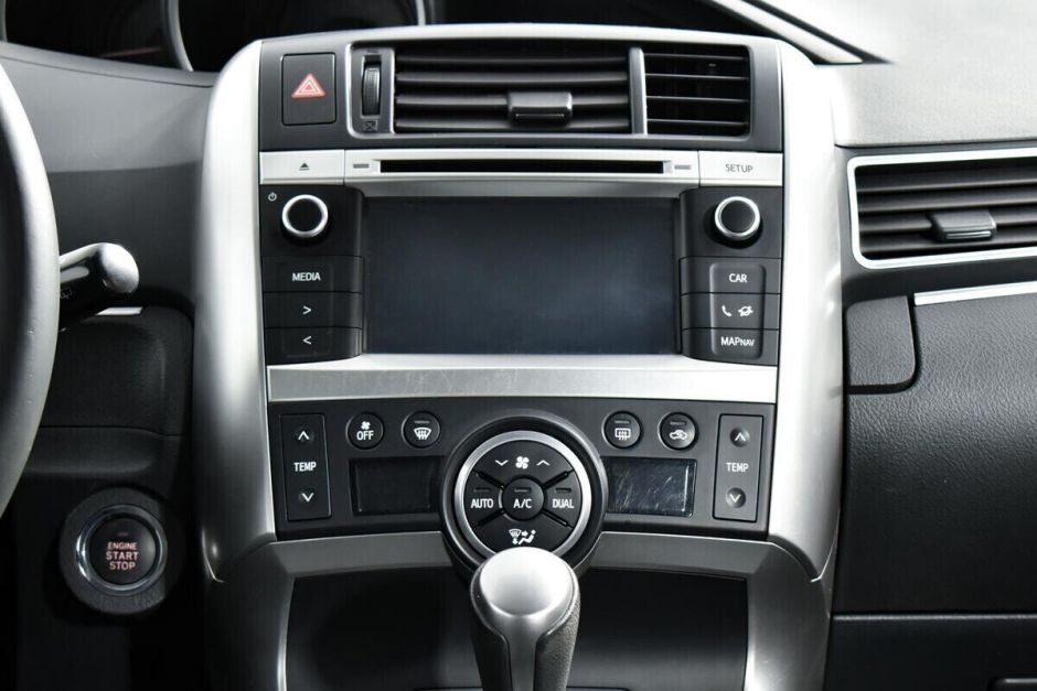 Toyota Verso, 1.8 л, Вариатор, 2014 фото 2