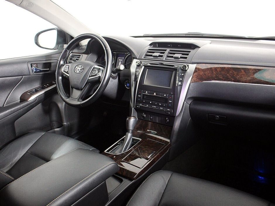 Toyota Camry, 2.5 л, АТ, 2017 фото 2