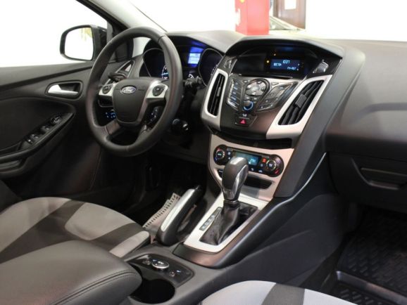 Ford Focus, 1.6 л, Робот, 2012 фото 1