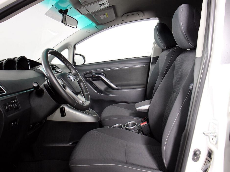 Toyota Verso, 1.8 л, Вариатор, 2013 фото 5