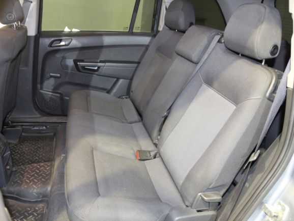 Opel Zafira, 1.6 л, МТ, 2011 фото 2
