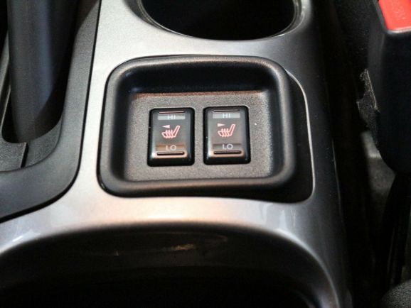 Nissan Juke, 1.6 л, МТ, 2013 фото 2