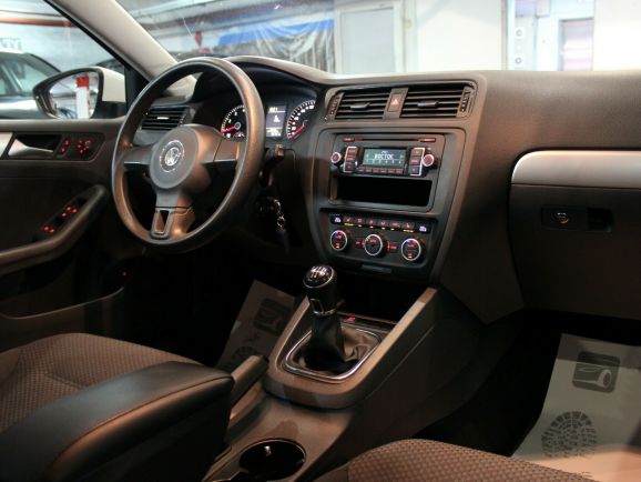 Volkswagen Jetta, 1.6 л, МТ, 2012 фото 2