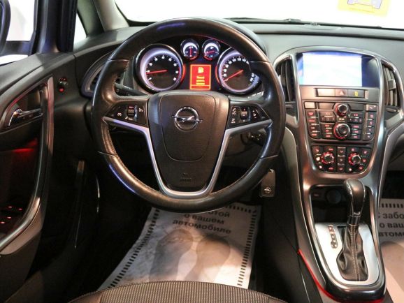 Opel Astra, 1.6 л, АТ, 2011 фото 2