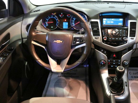 Chevrolet Cruze, 1.8 л, МТ, 2010 фото 2