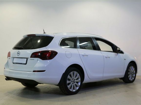 Opel Astra, 1.4 л, МТ, 2011 фото 5