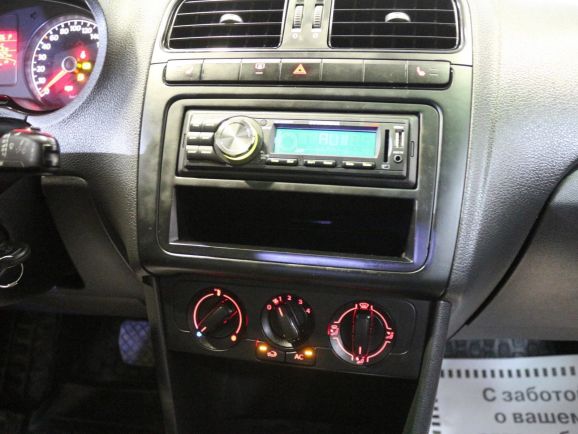 Volkswagen Polo, 1.6 л, АТ, 2011 фото 1